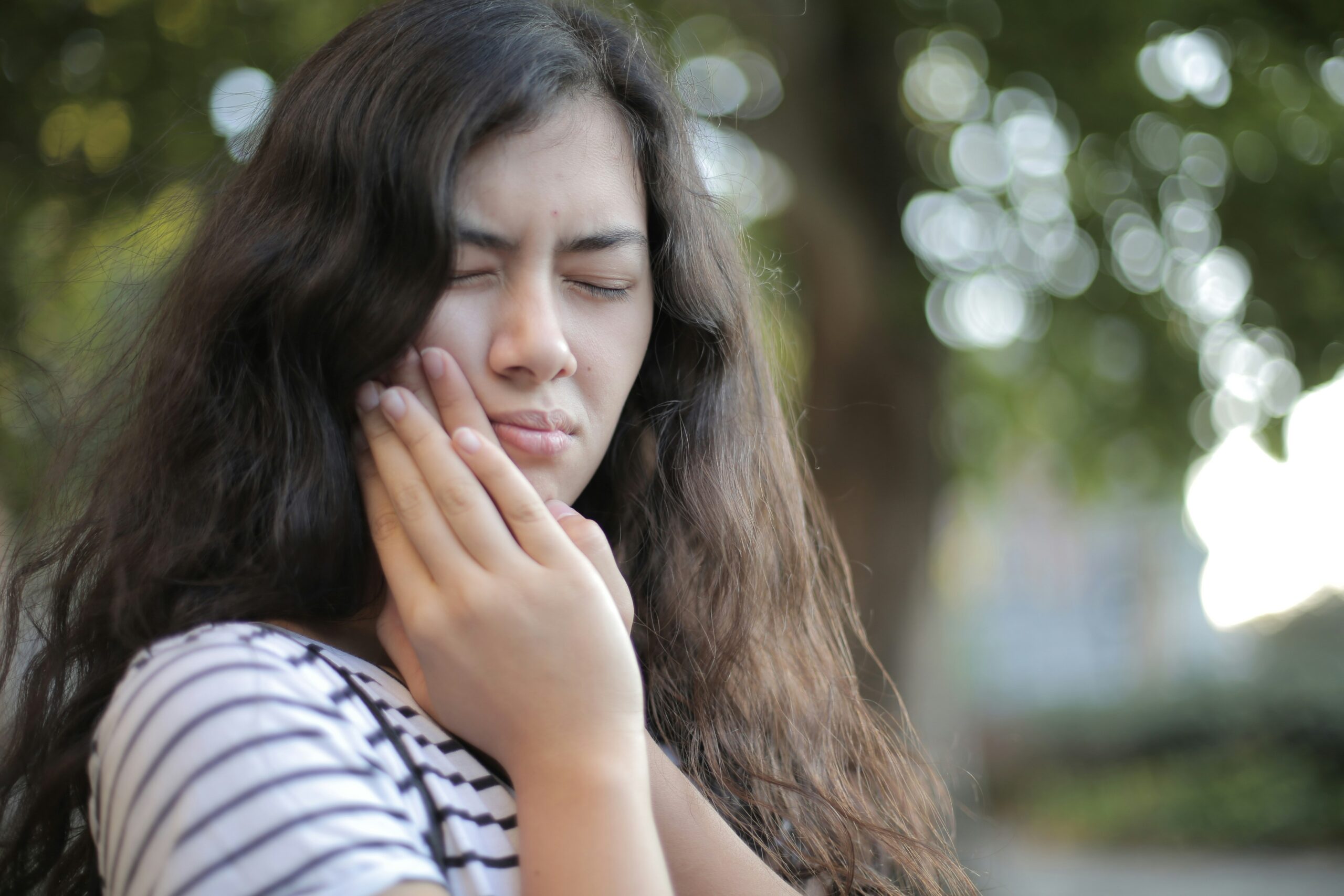 girl with a toothache